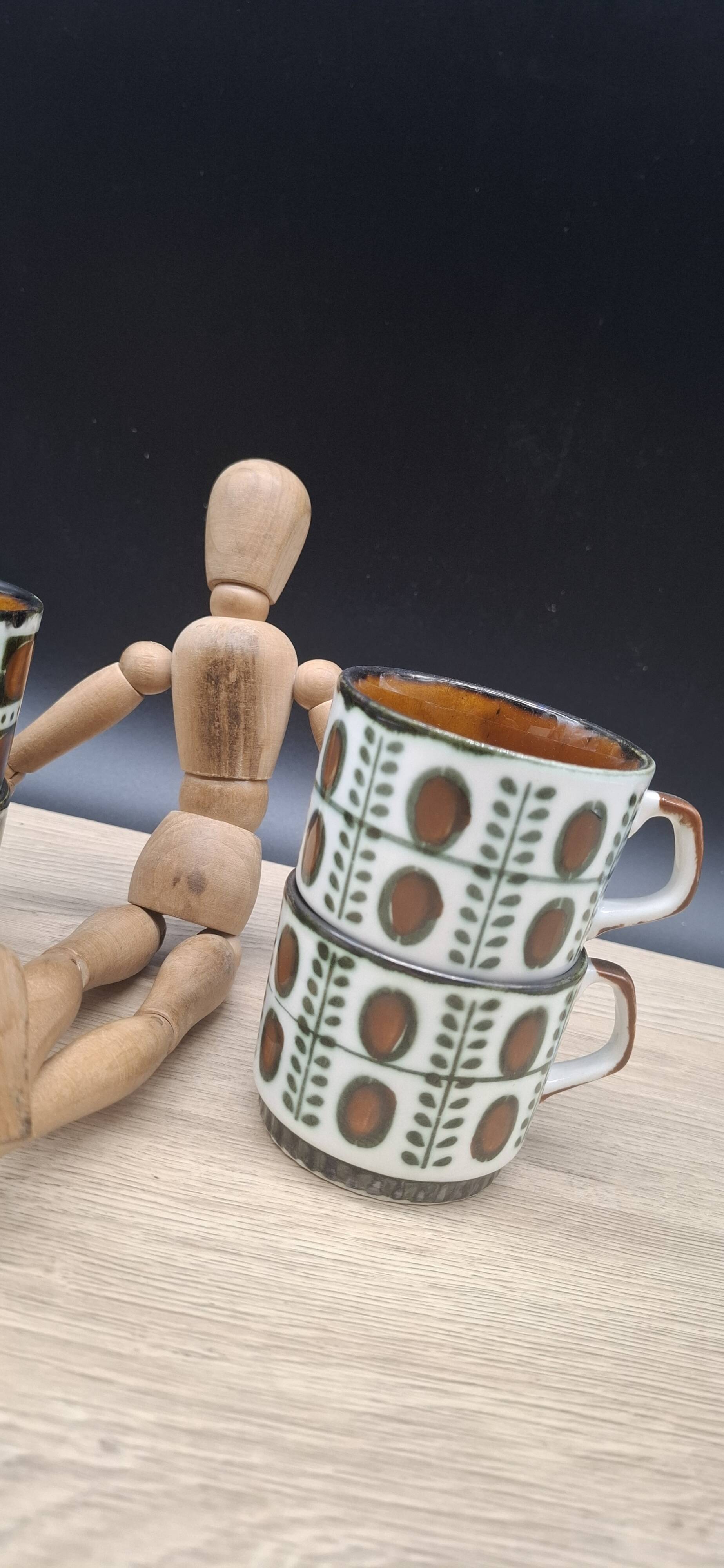 Set of 4 Boch 1966 Bernadette and Noix cups