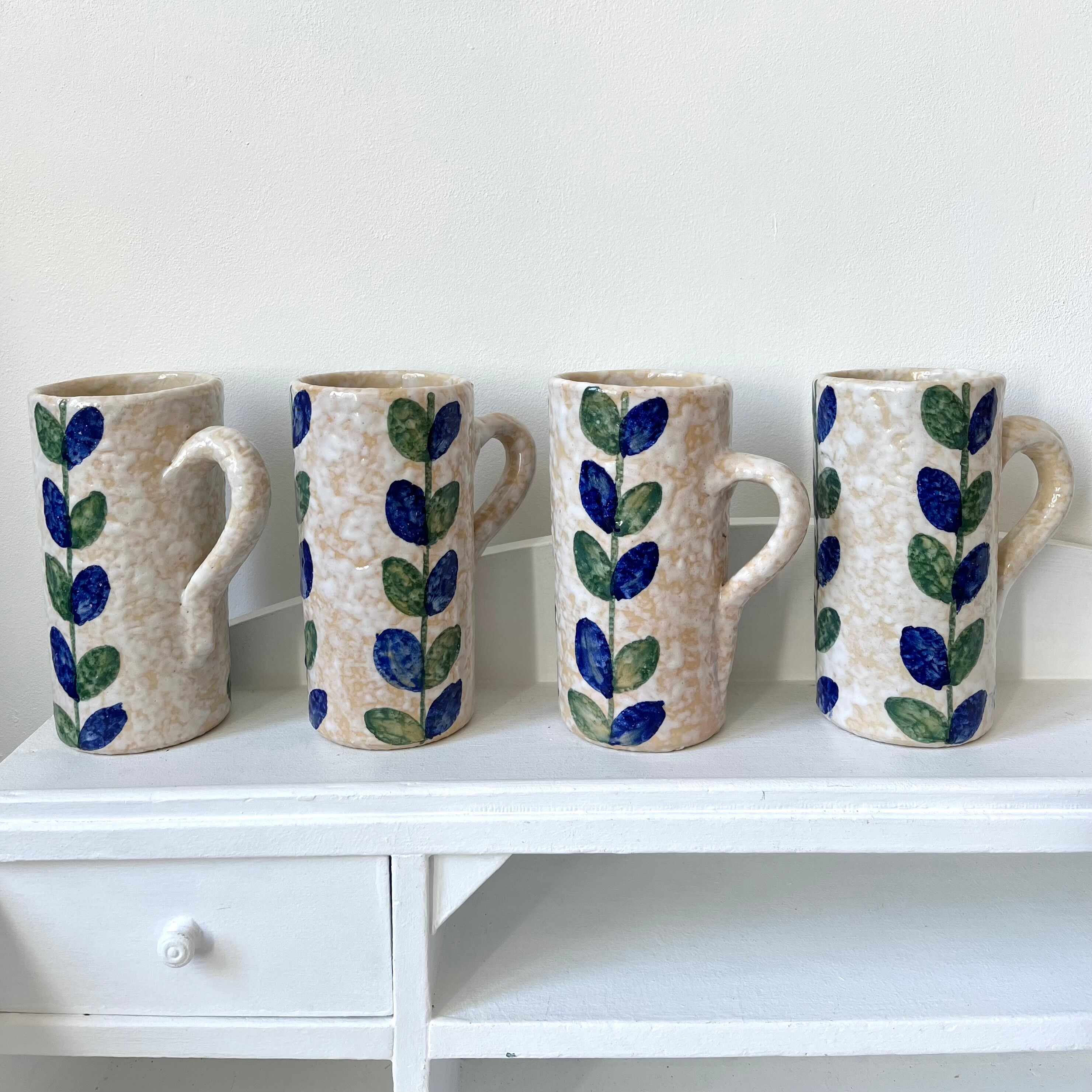 4 mugs stoneware flower decoration
