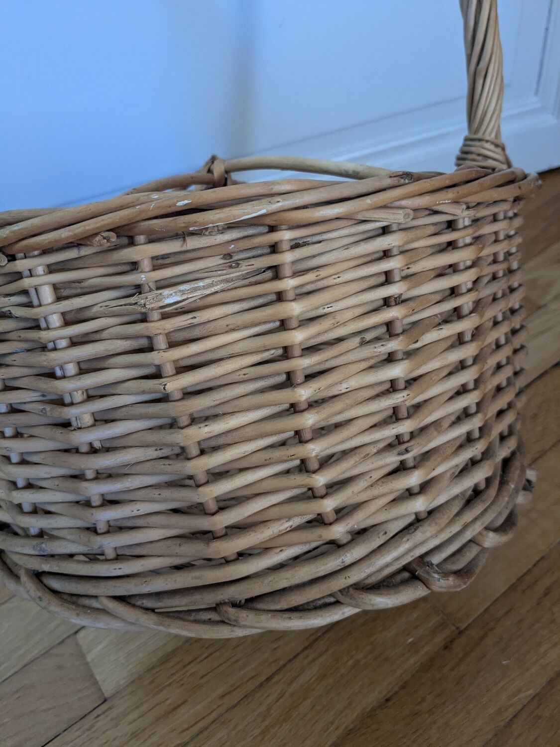 Wicker bottle basket