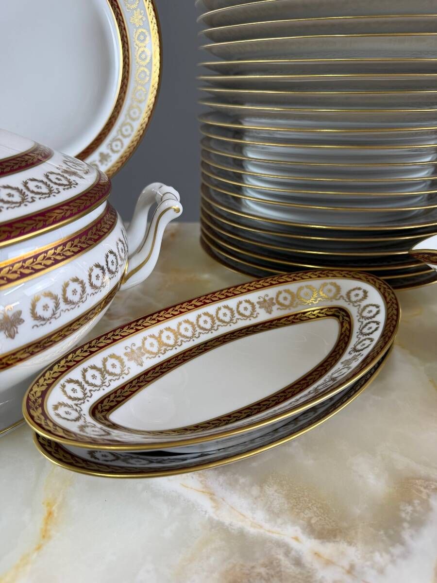Limoges porcelain table service Leclaire, 42 pieces, 20th century