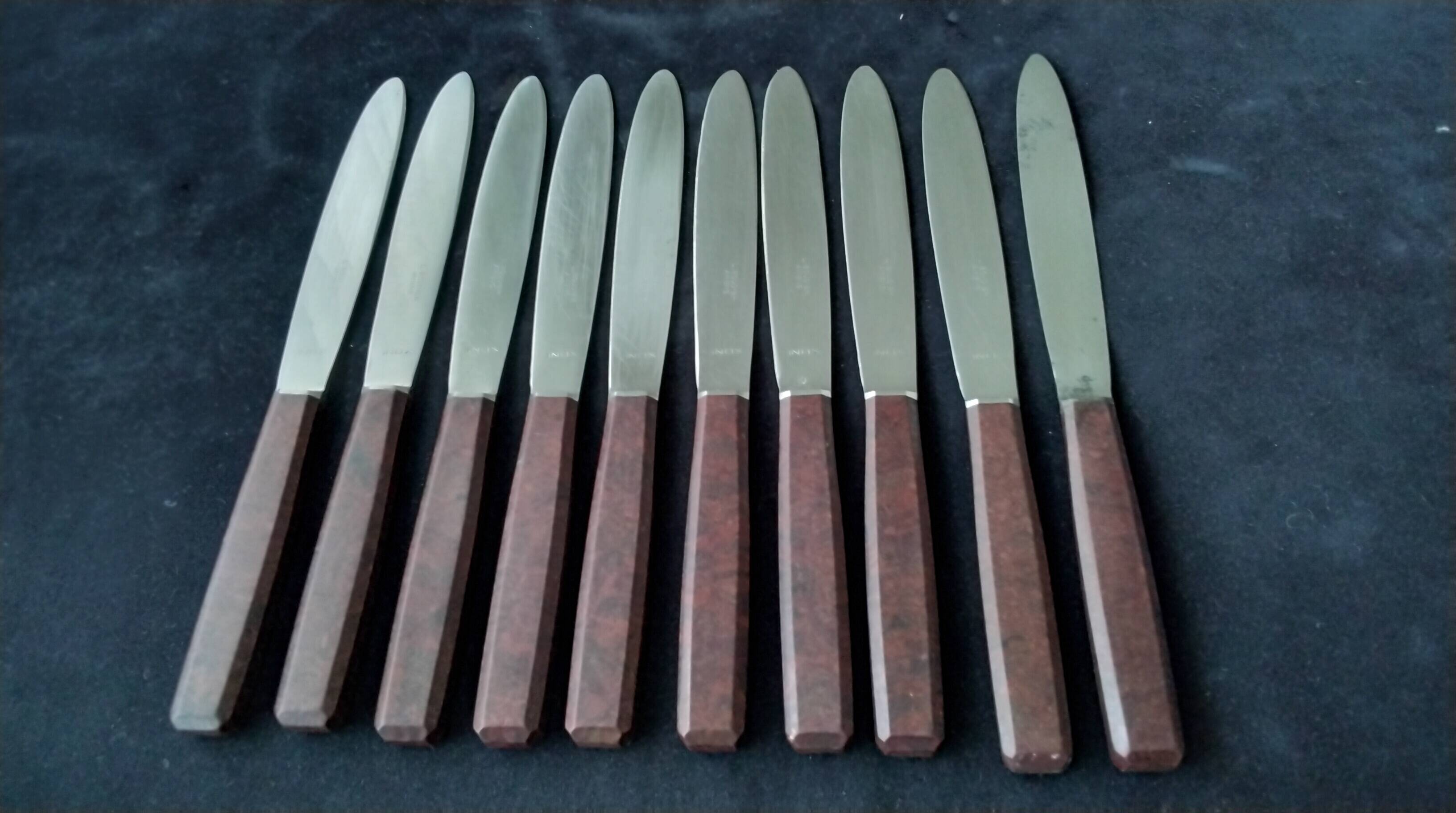 Coffret de 10 couteaux vintage  manches en bakélite brune