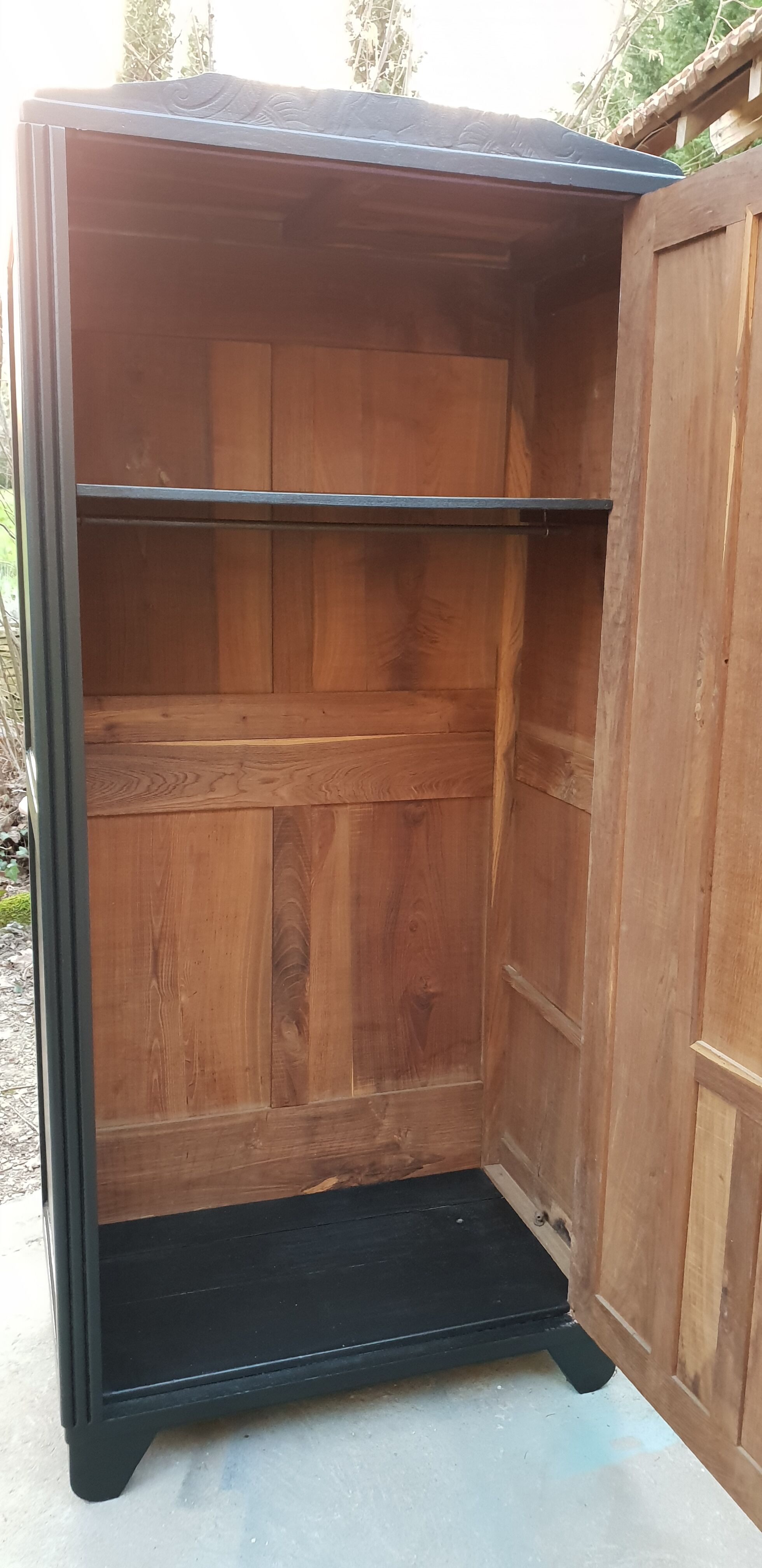 Black paris wardrobe