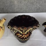 Ensemble composé de trois pièces en céramique vernissée