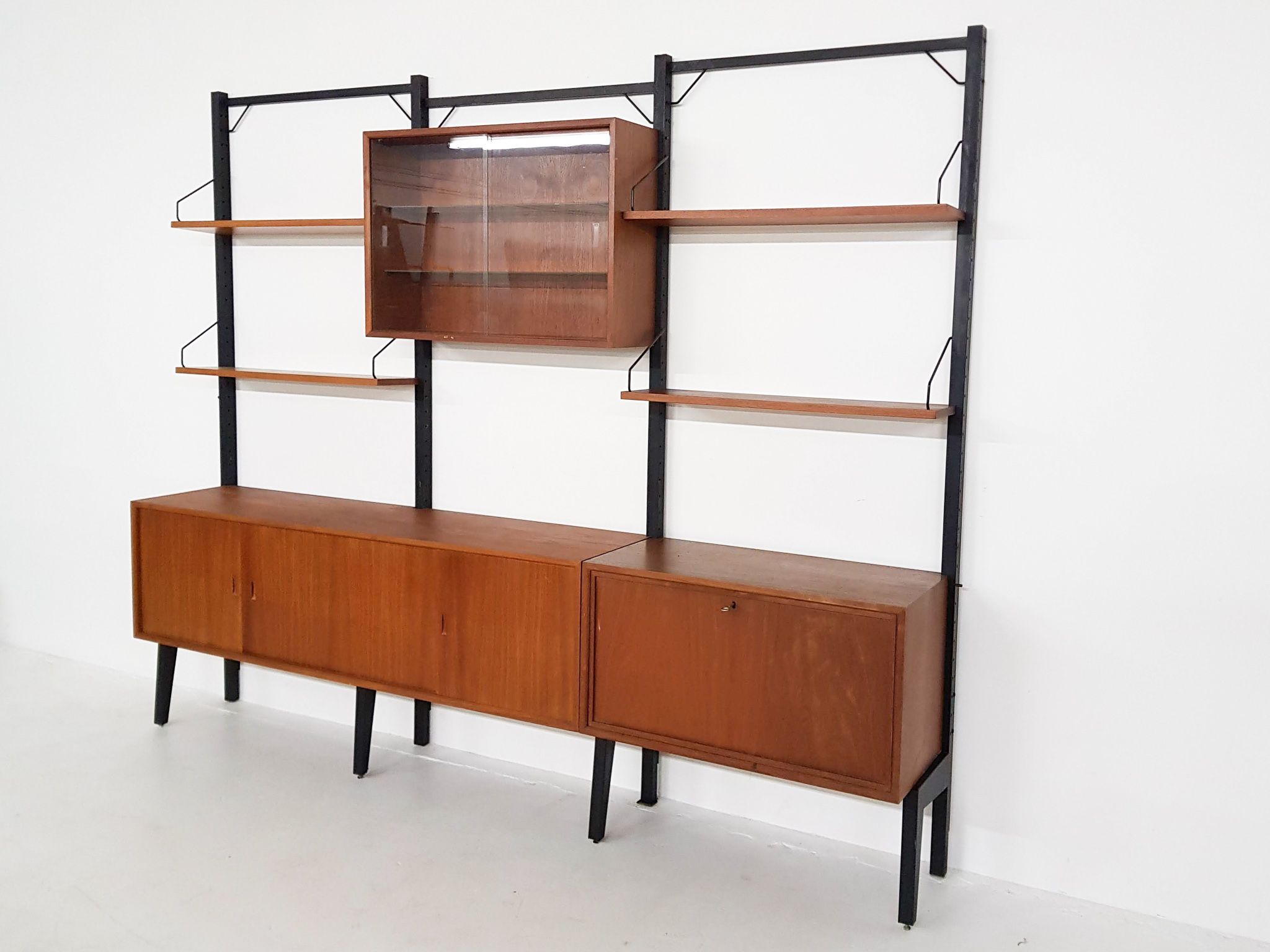 Bibliothèque de Poul Cadovius pour Royal System, Danemark années 1950