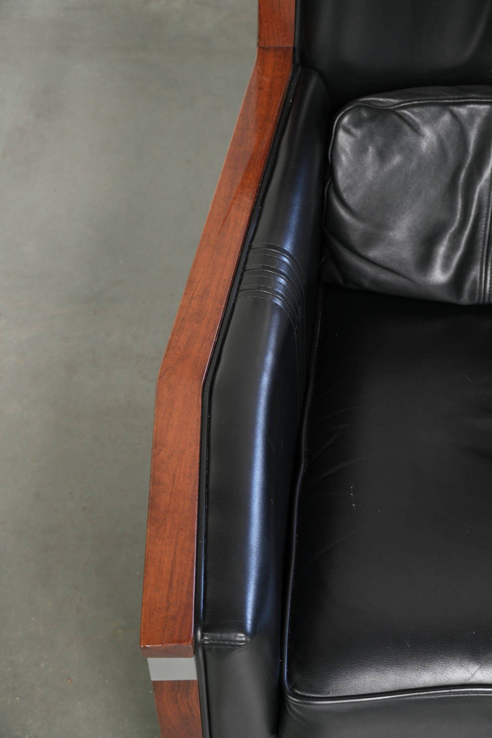 Cow leather Art Deco design armchair with a timeless look
