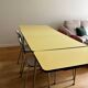 Table en Formica avec 4 chaises