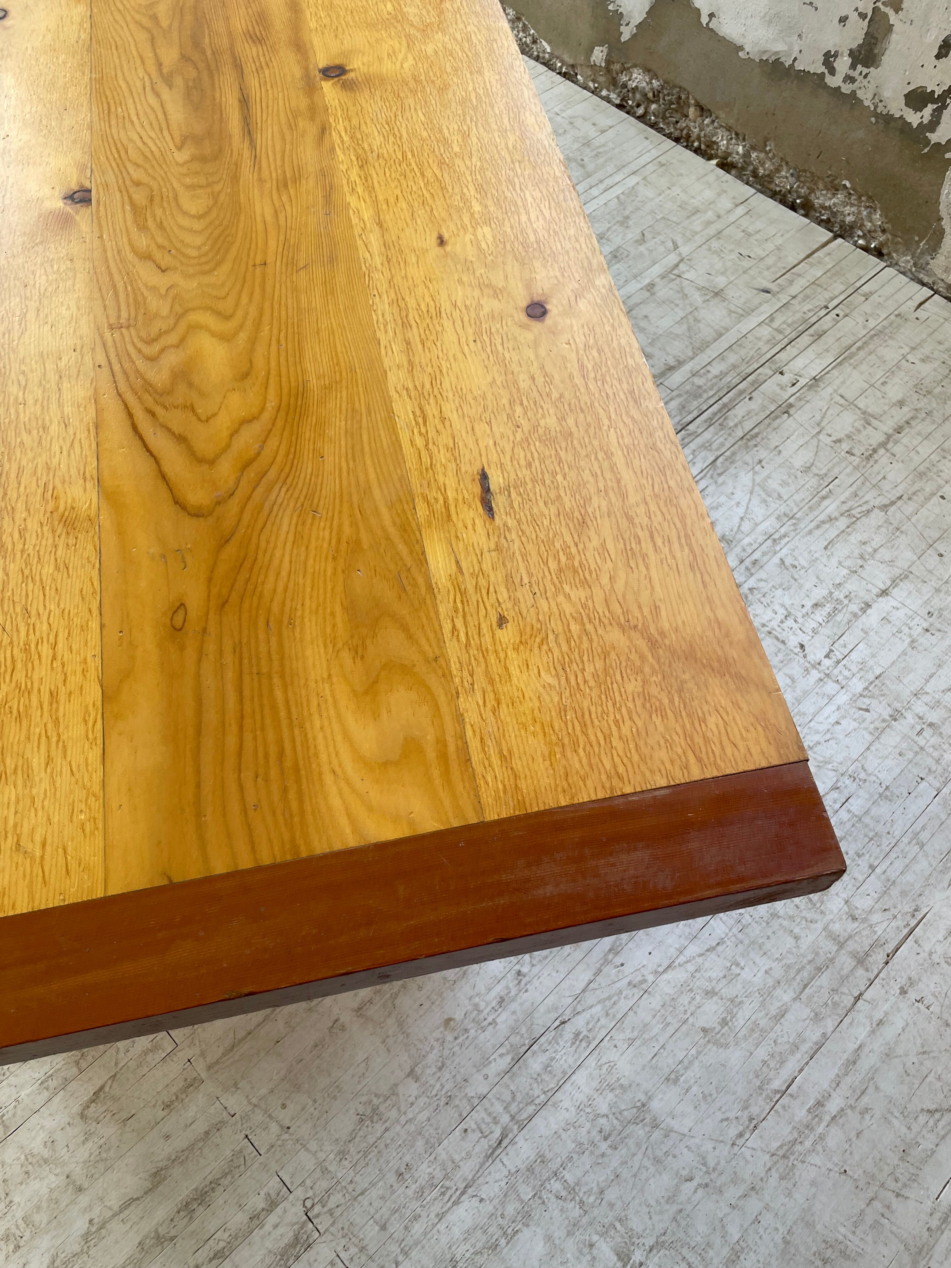 Mountain furniture table in pine 2m