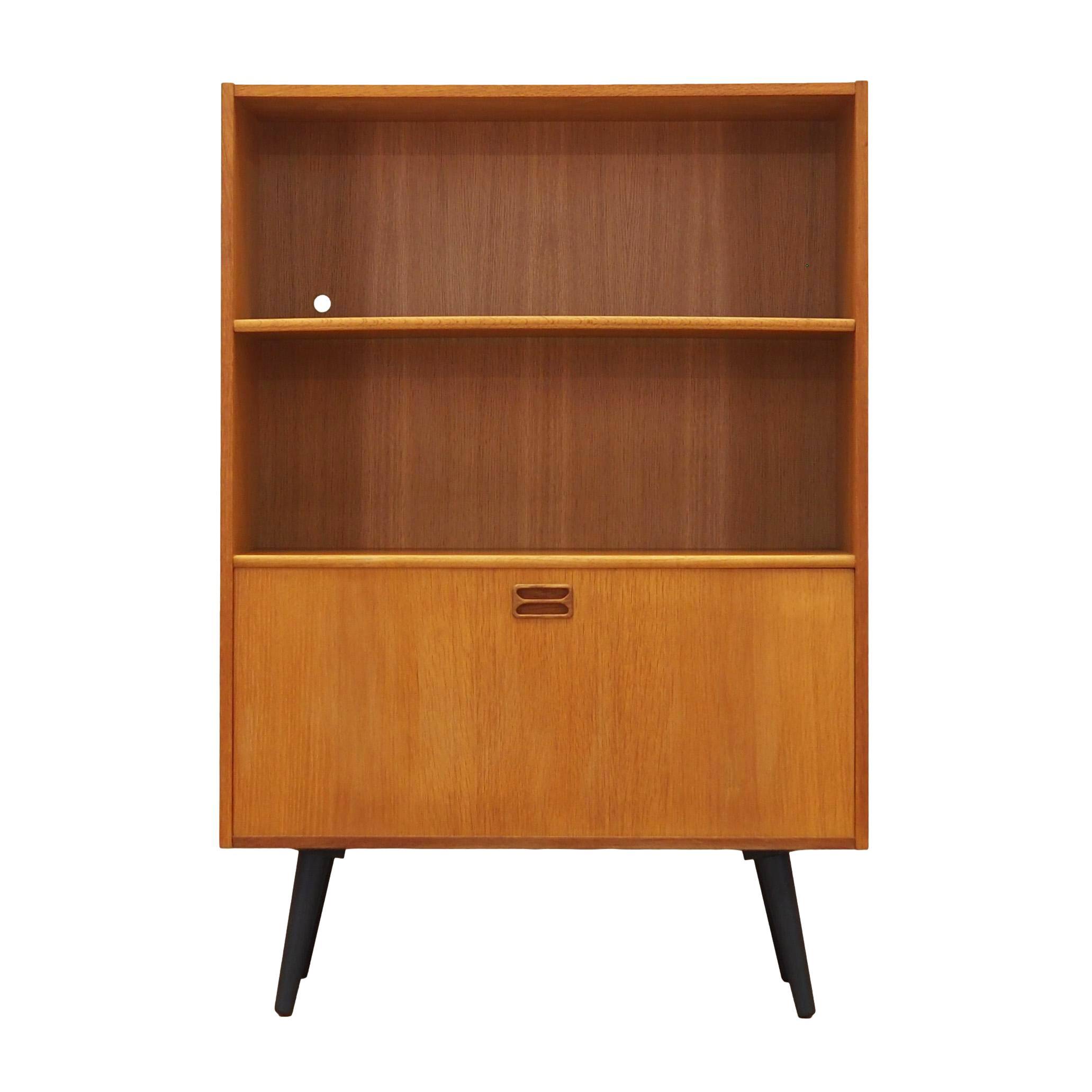 Bibliothèque en frêne, design danois, années 1970, designer : Erik Jensen