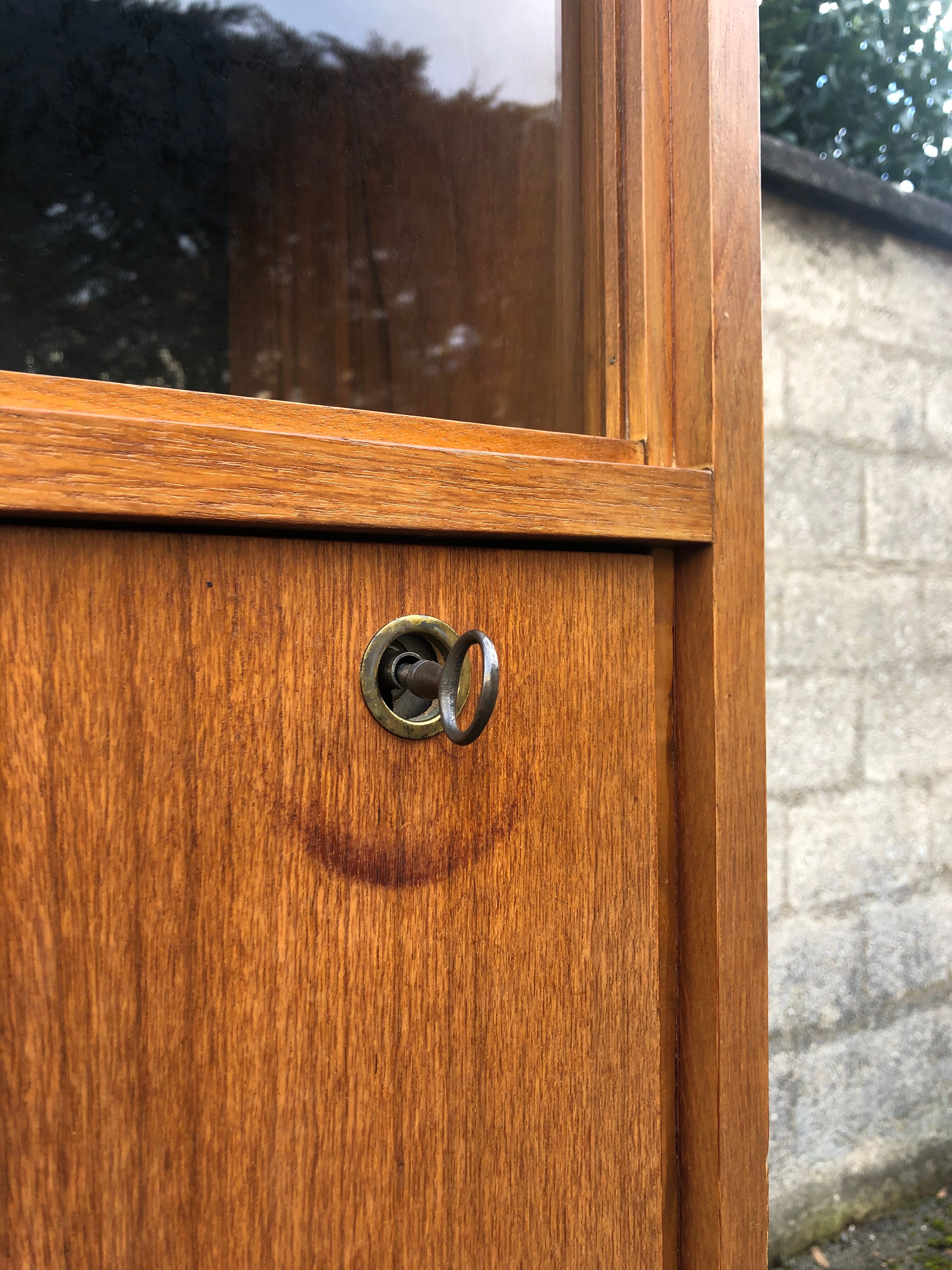 Meuble vitrine danois MDK 1960