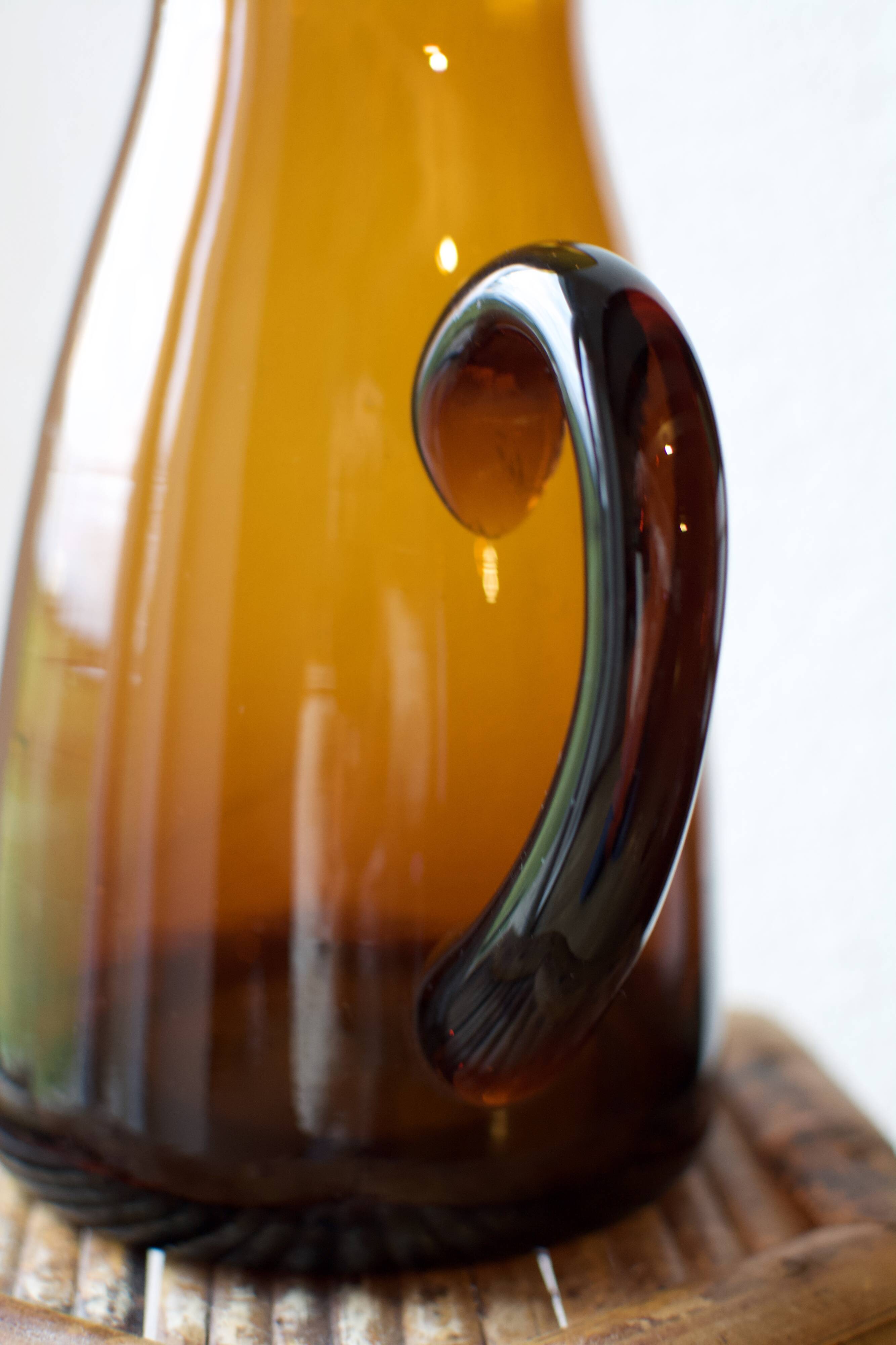 Pichet en verre soufflé