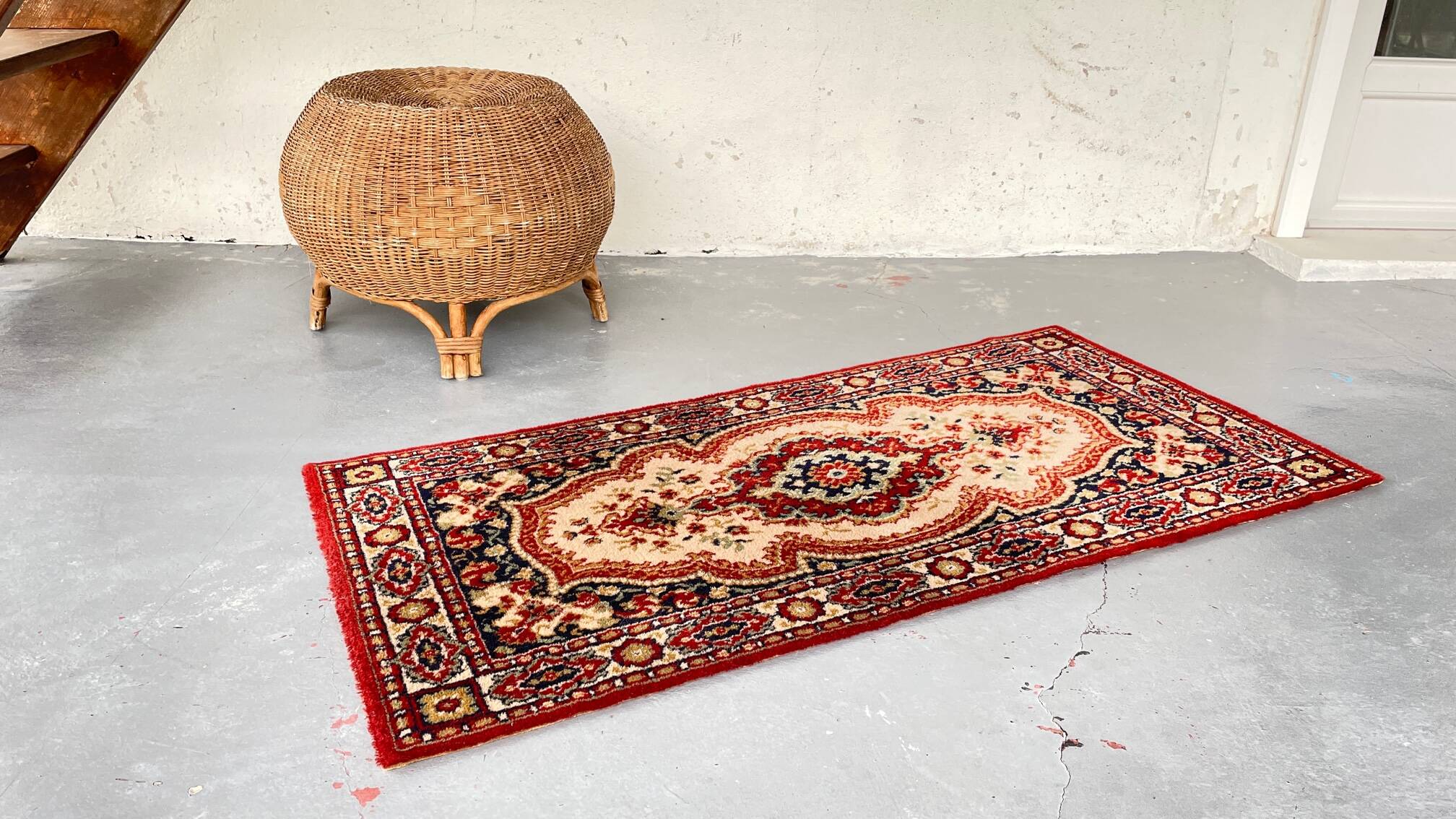 Carpet rug seal pure wool vintage