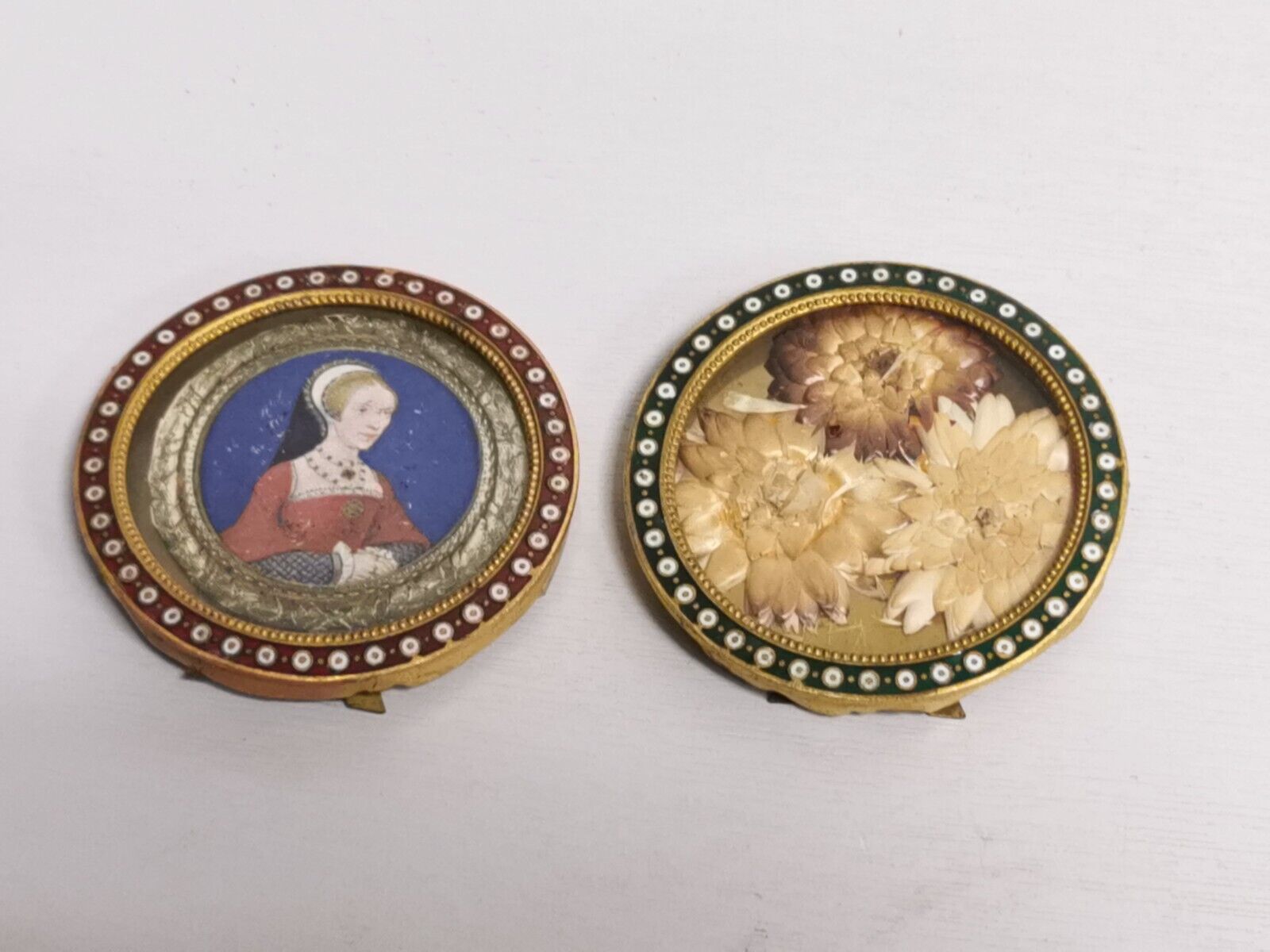 Pair of old Frames Photos / miniature portraits. Cloisonné enamels