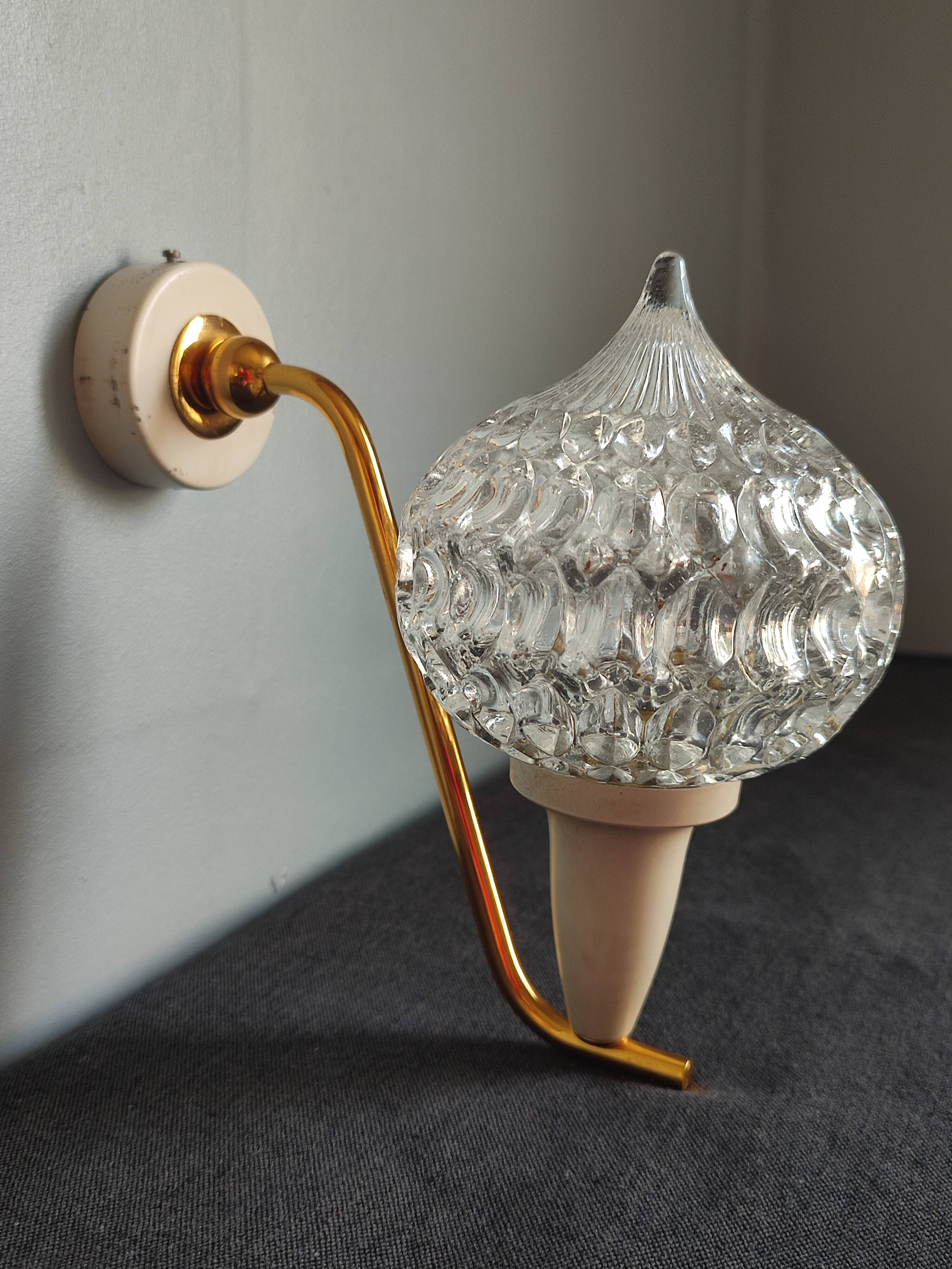 Small wall lamp in brass and vintage glass