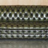 Chesterfield sofa in renovated leather, Regency style from the 1950s.