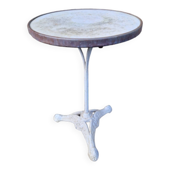 Early 20th century Parisian bistro pedestal table in marble and cast iron