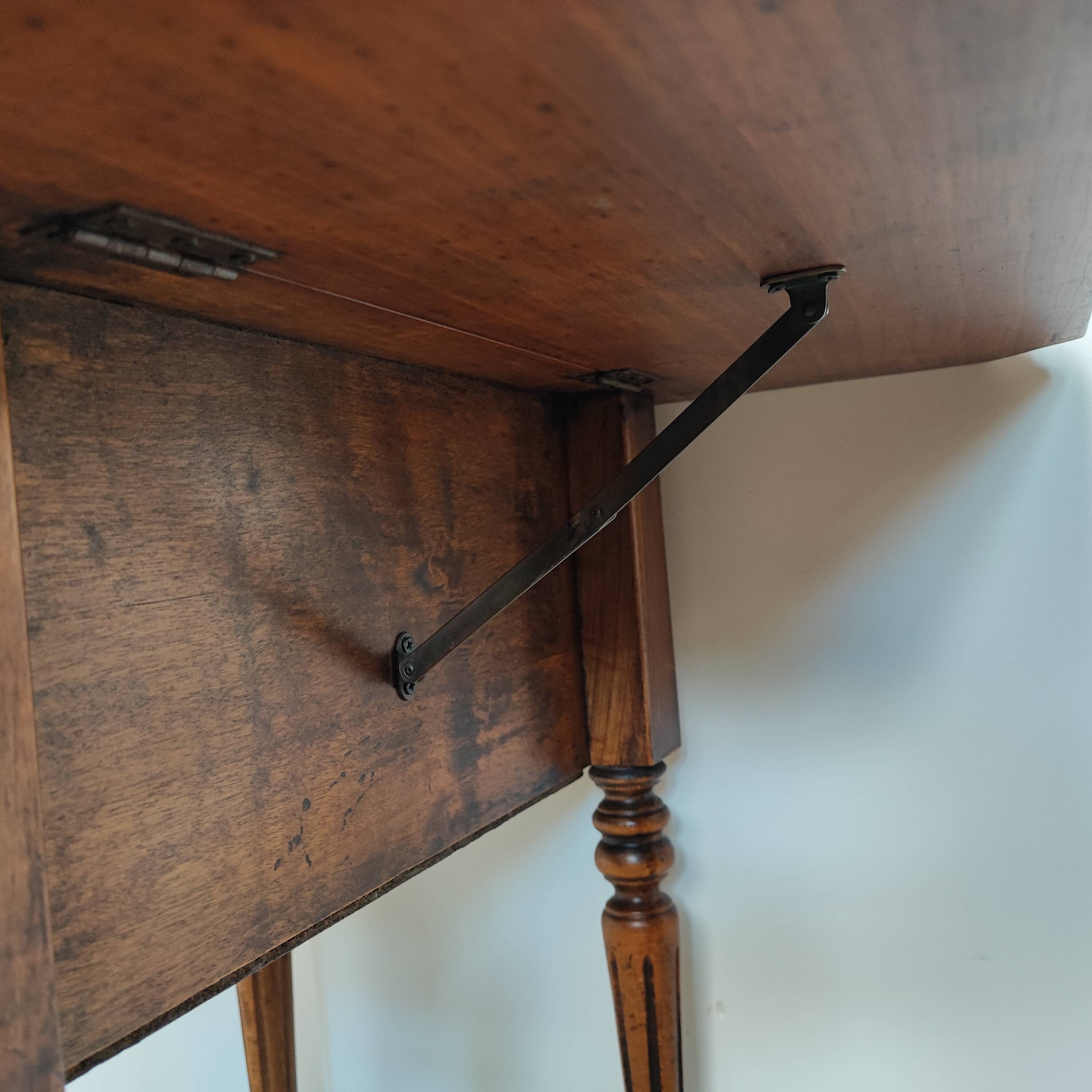 Table de chevet à rabats