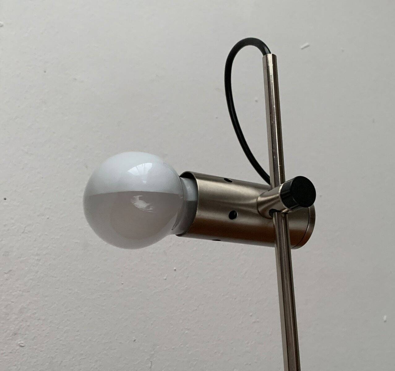 Italian table lamp model 251 by Tito Agnoli for Oluce, 1950s.