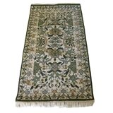 Tapis laine vert floral traditionnel nouée à la main - 165x90cm