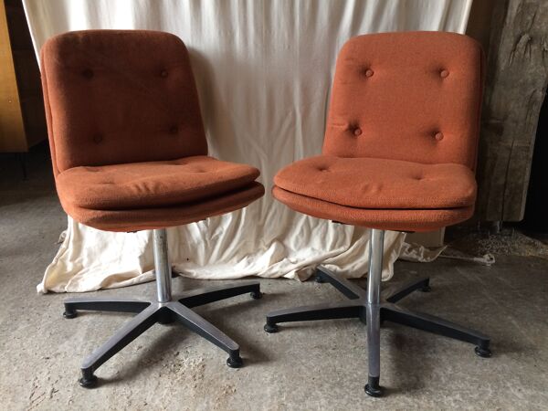 Paire de fauteuils pivotants 1970