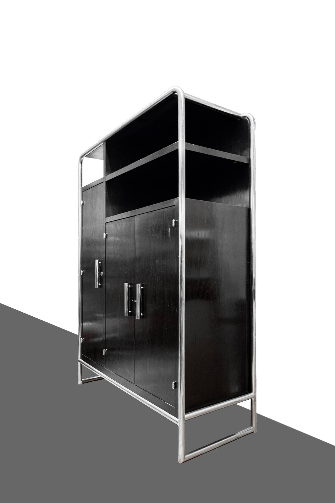 Buffet en acier et bois,  Bruno Weil pour Thonet, années 1930