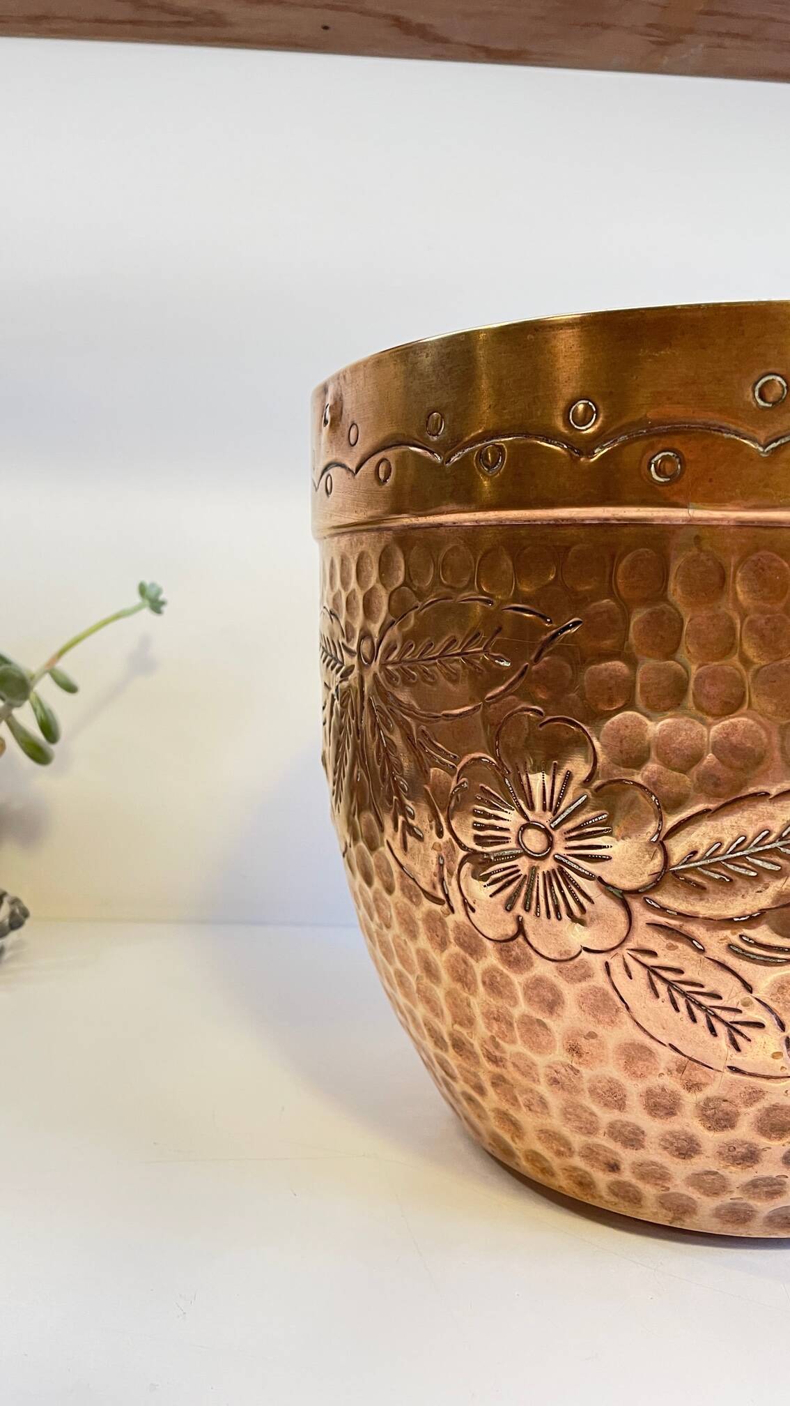 Large planter by villedieu in brass 1970s - 1980s