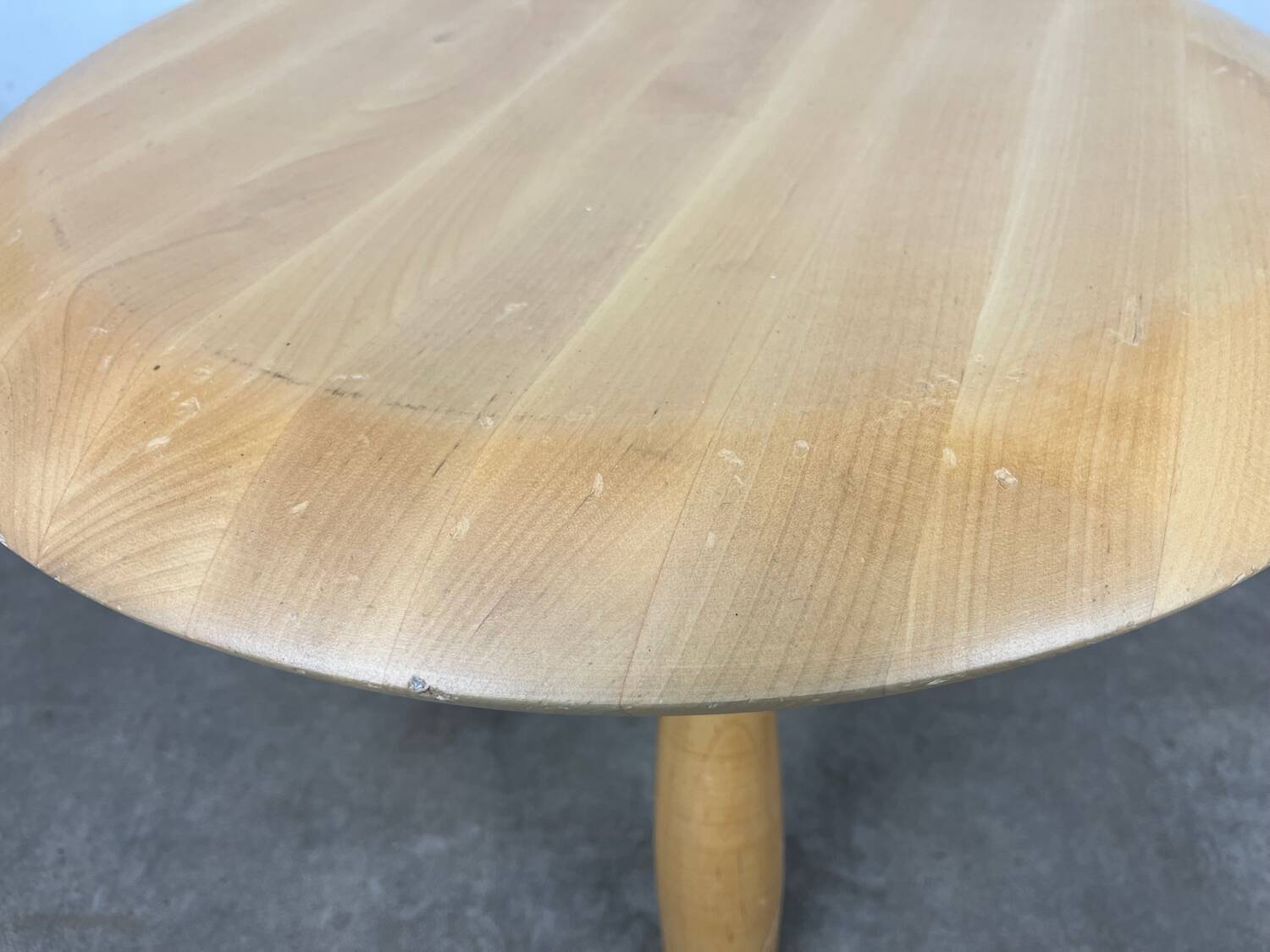 Table d’appoint Karljohan par Christian Hallerod, IKEA