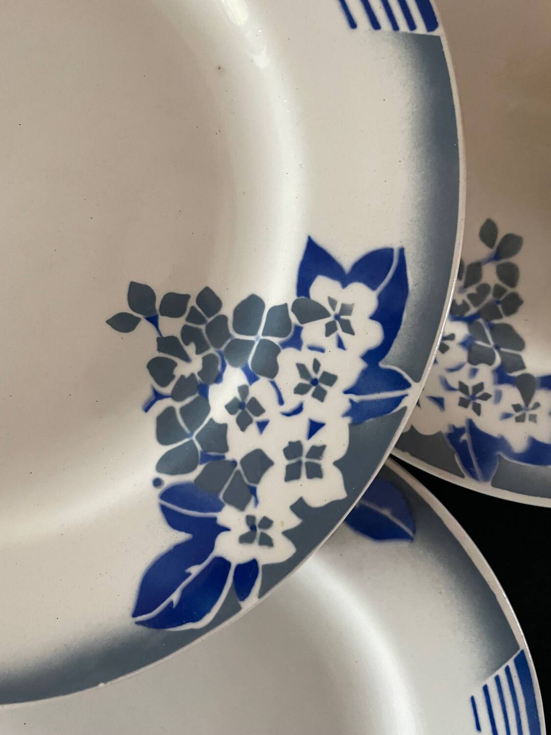 Lot 6 flat plates, 1 dish, 1 Ceranord Saint Amand Vintage 1950s dish