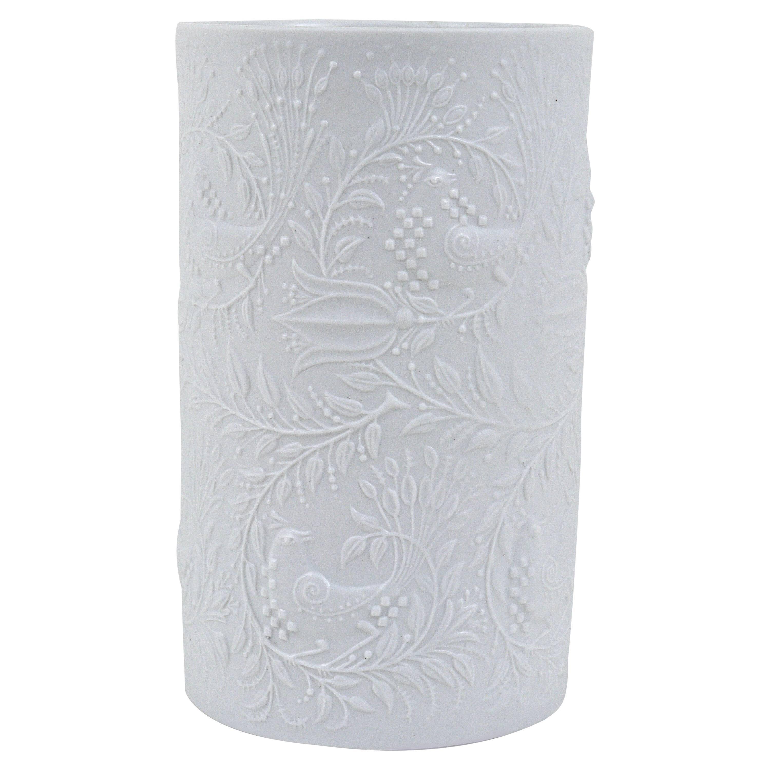White relief Op Art porcelain vase by Bjorn Wiinblad, Rosenthal Studio Line, 1960s.