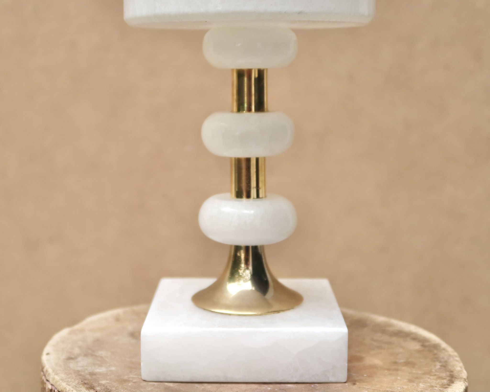 Lampe Italienne blanche en albâtre et laiton, années 60