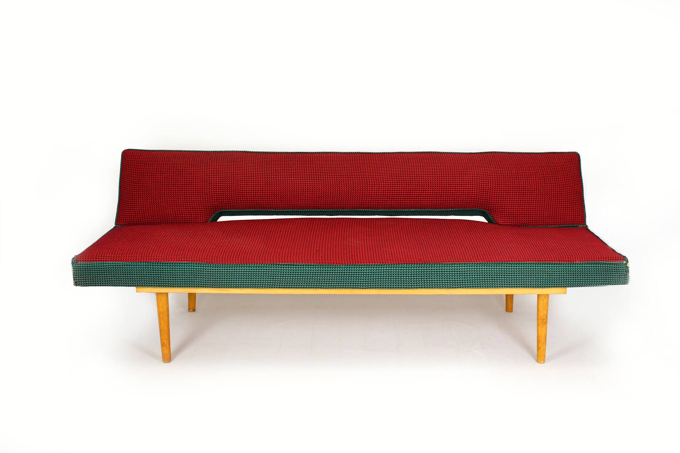 Canapé attribué à Miroslav Navratil pour Drevopodnik Brno, années 1960.