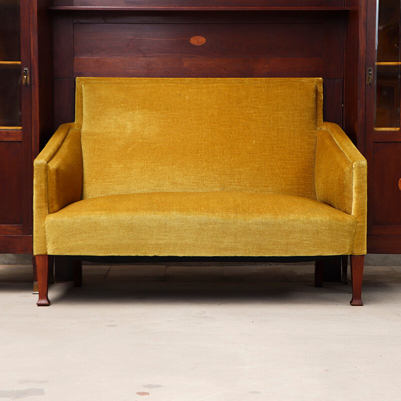 Antique Mahogany Cozy Corner