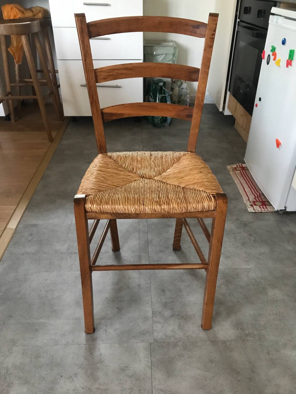 Chaise style maison de campagne en hêtre massif