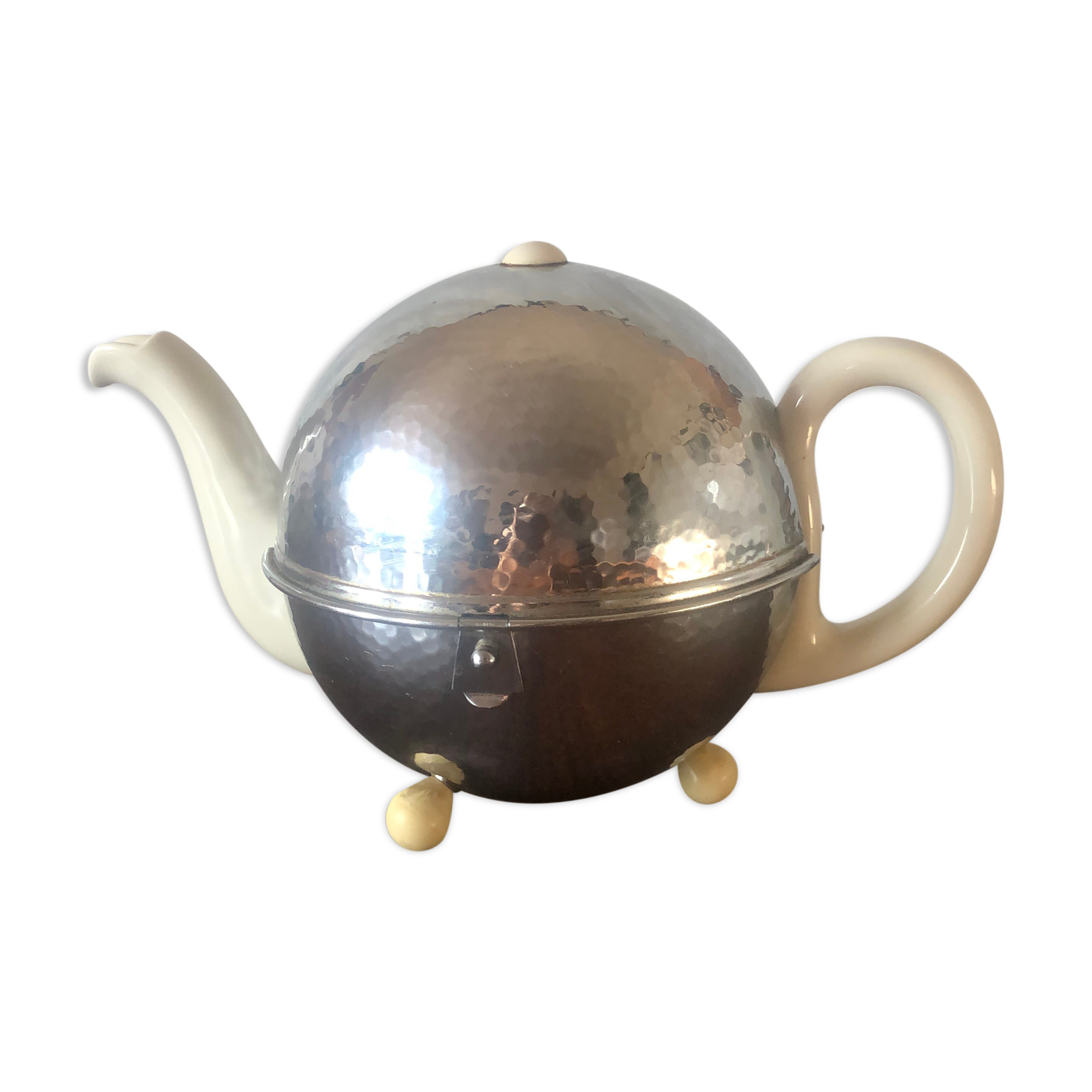 WMF teapot of the 1930s bauhaus modernist design