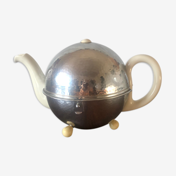 WMF teapot of the 1930s bauhaus modernist design