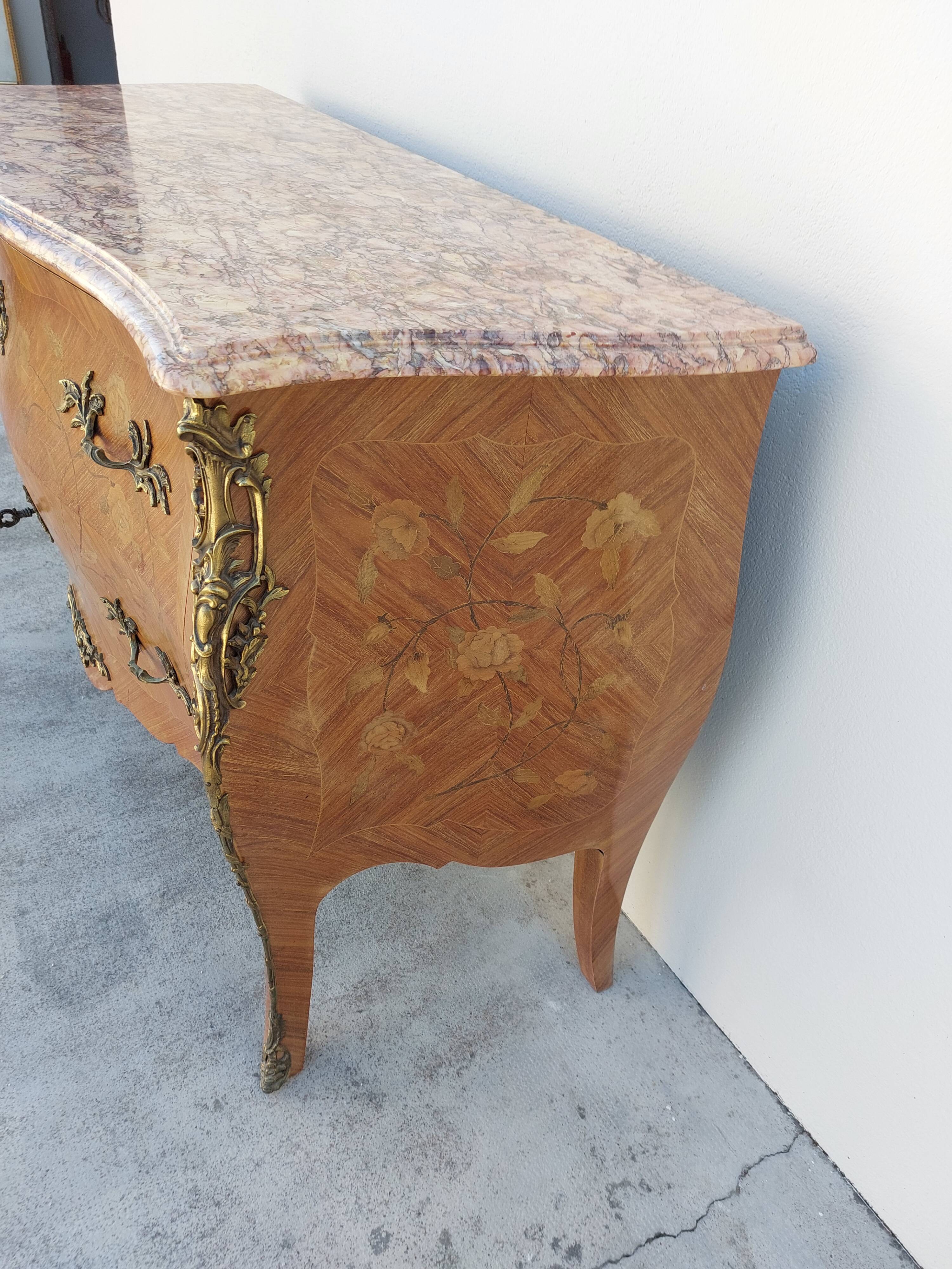Louis XV chest of drawers in rosewood marquetry