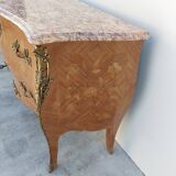 Louis XV chest of drawers in rosewood marquetry