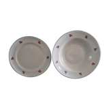 2 assiettes aux motifs de cerises