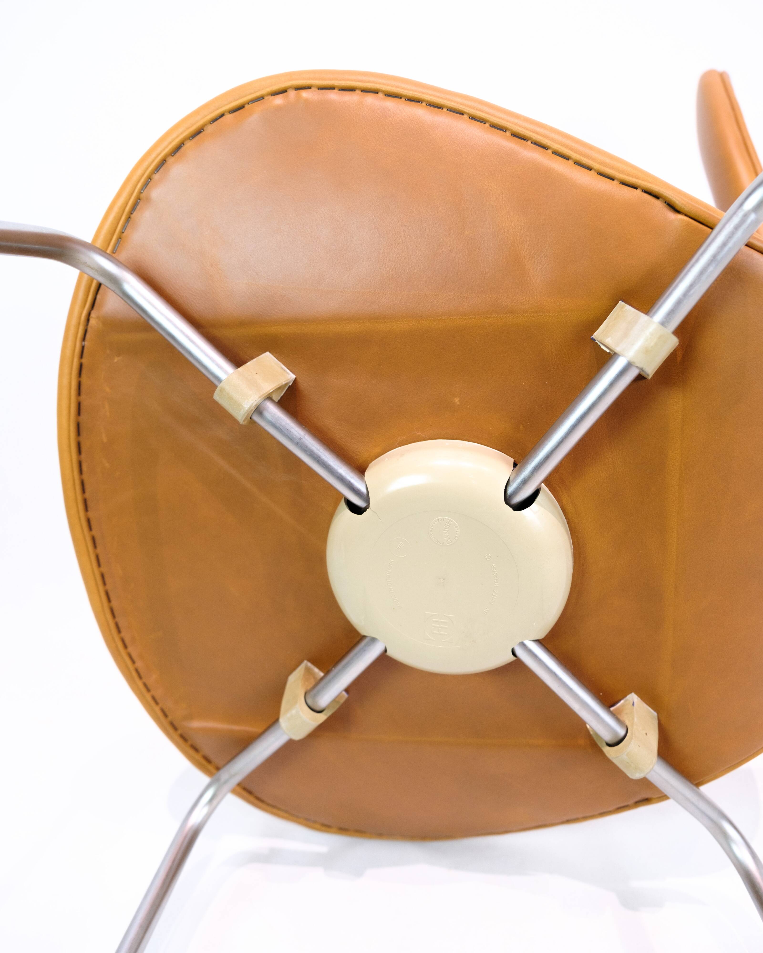 Set Of 4 Dining Chairs Model 3108 Lily/Seagull Made In Cognac Elegance Leather By Arne Jacobsen