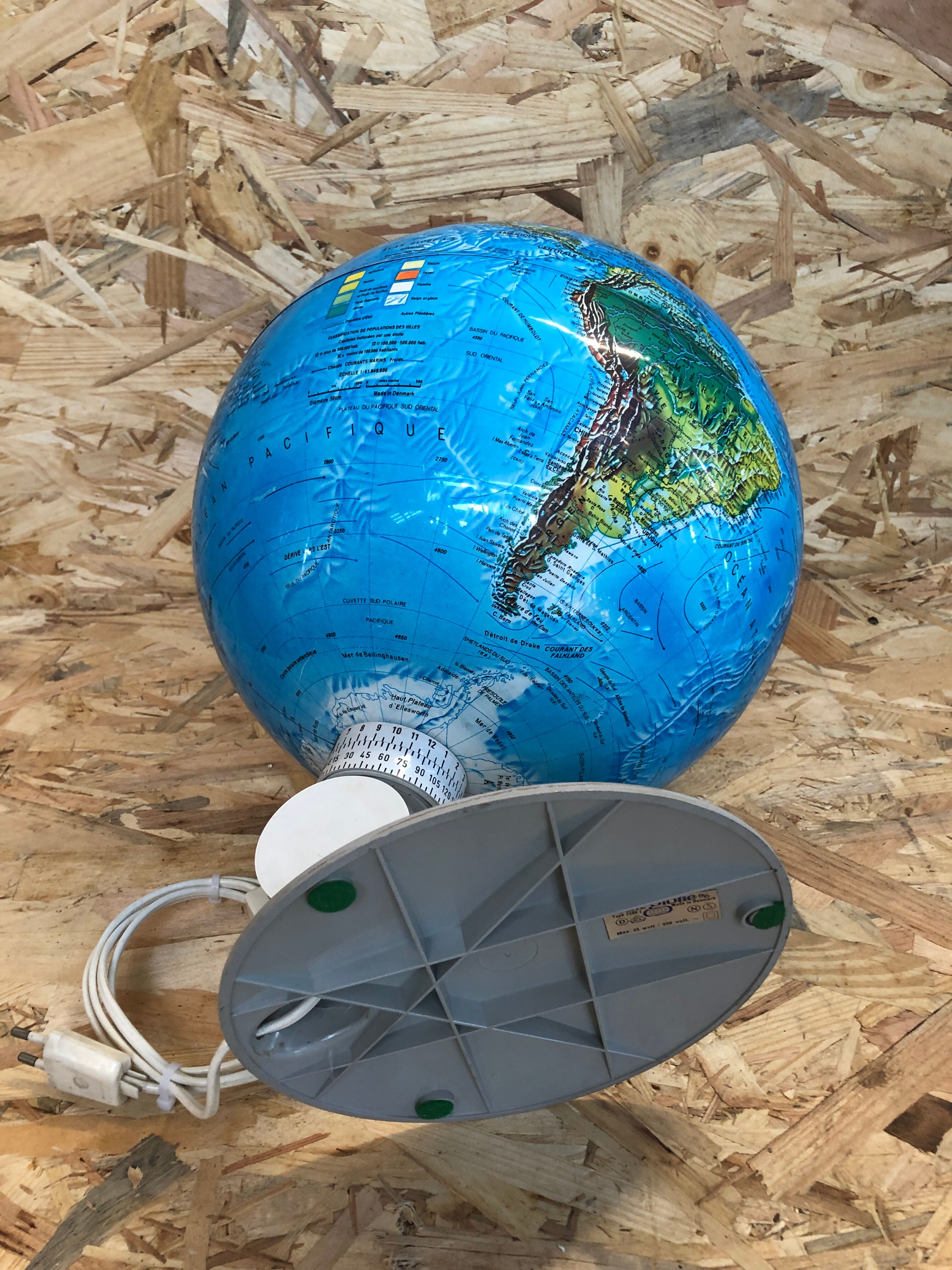 Ancien Globe Terrestre Mappemonde Globe A/S Danemark Type 2000Z Vintage