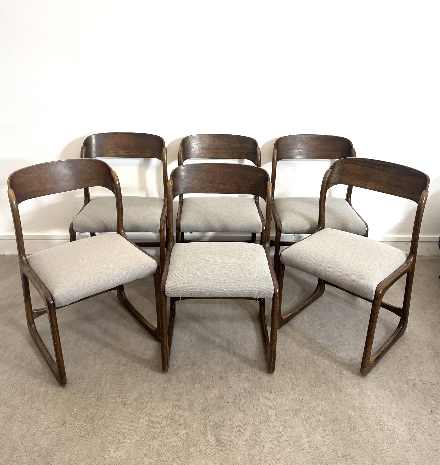 Lot de six chaises « traîneau » Baumann assises restaurées