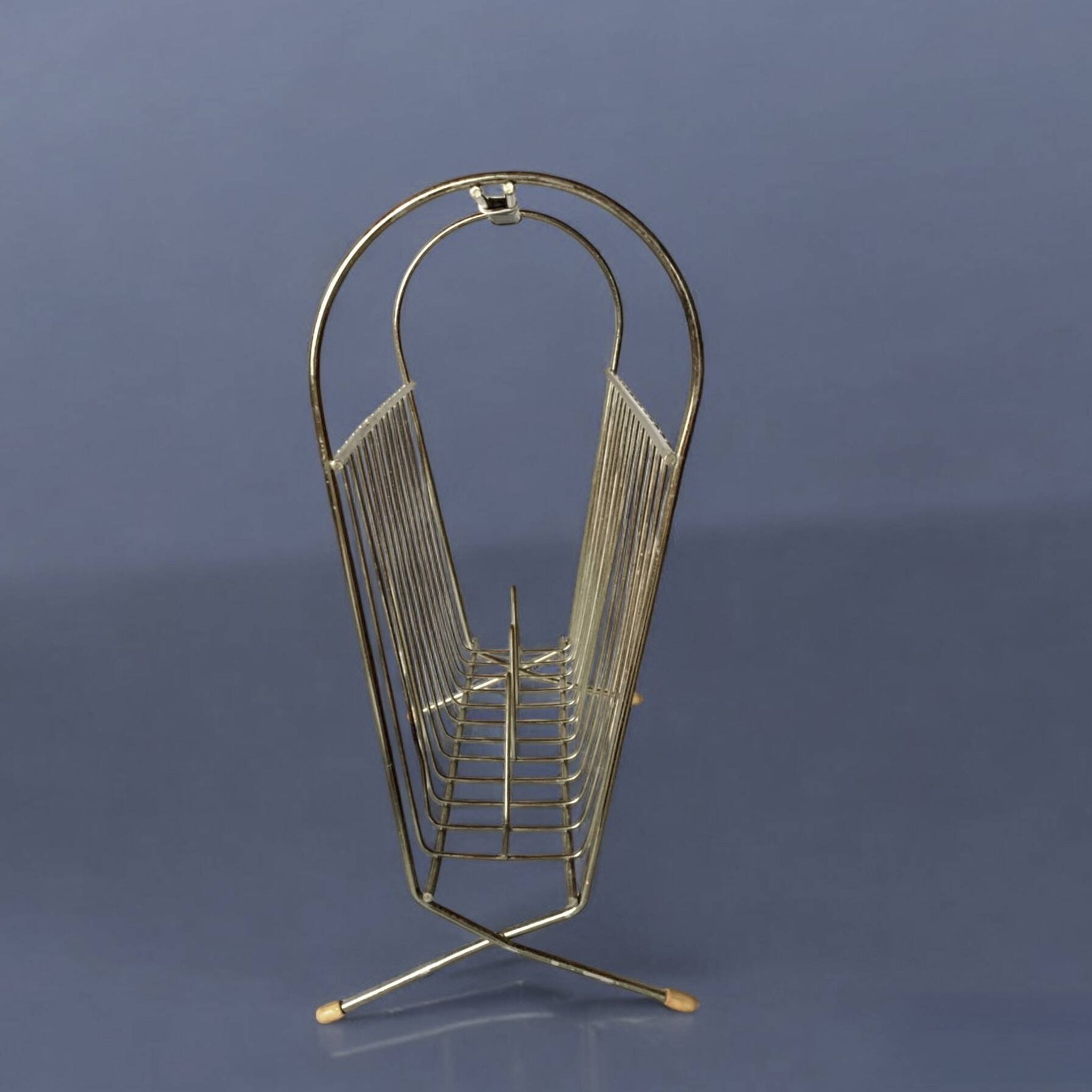 50s magazine rack in brass and scoubidou