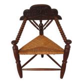 Chaise d'angle triangulaire hollandaise en bois tourné avec assise en jonc et fauteuil tricoté