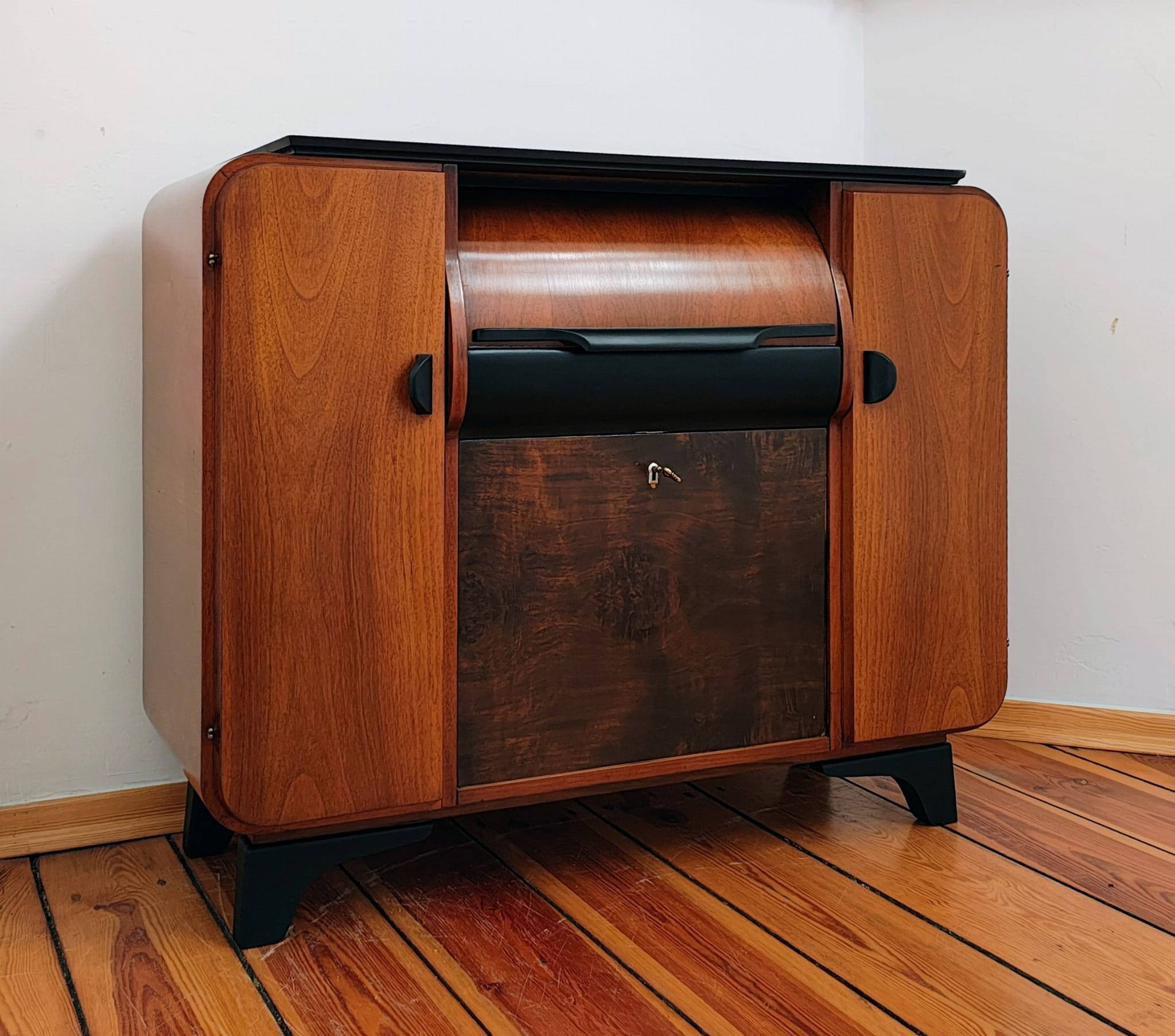 Meuble par J. Halabala pour Up Závody, 1930