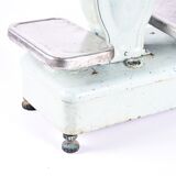 Vieille balance de cuisine