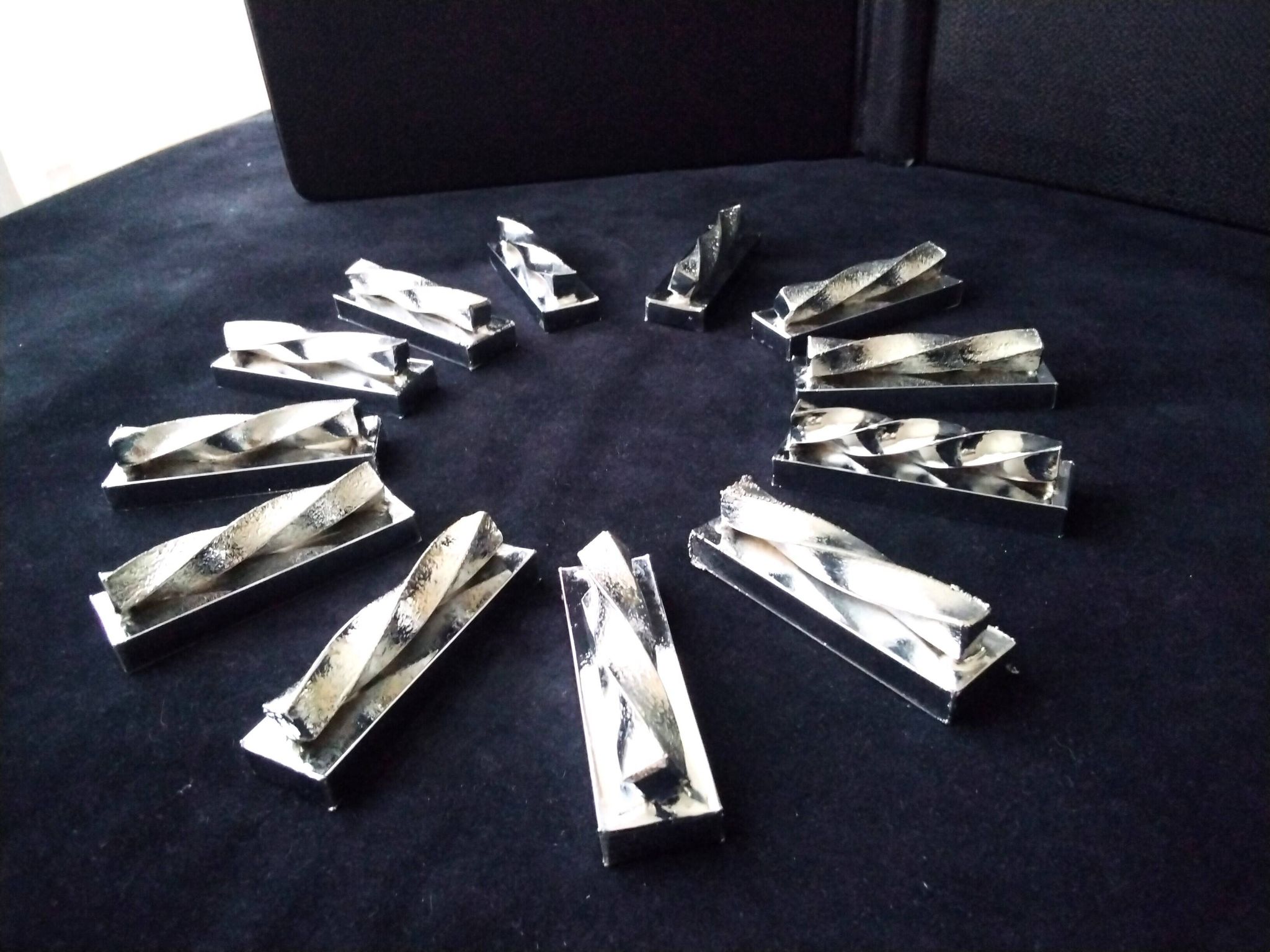 12 silver metal knife holders