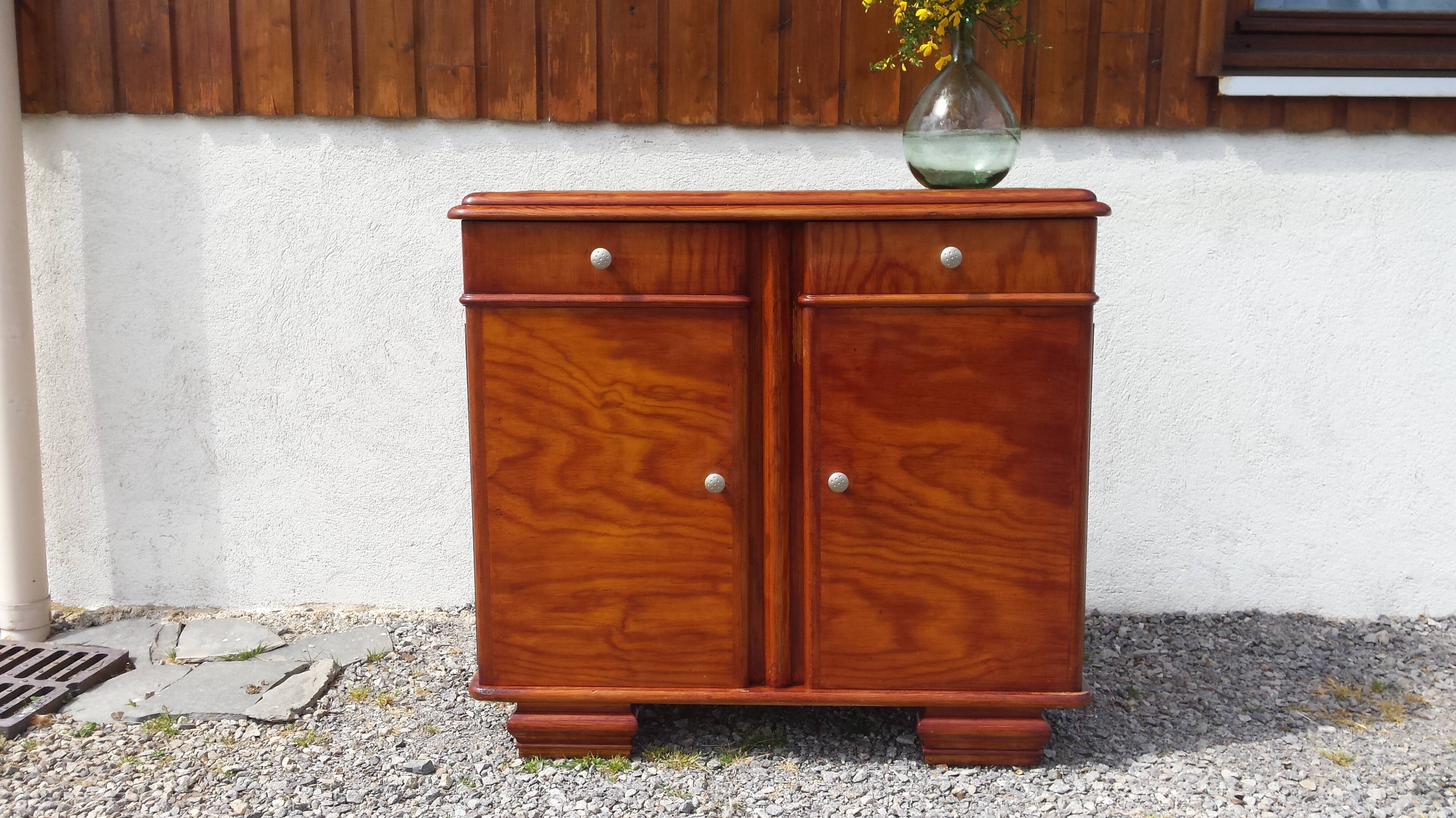 Mado cork tray buffet