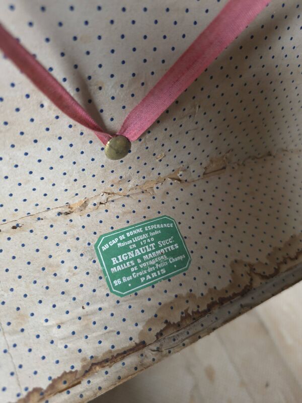 Coffre en bois ancien