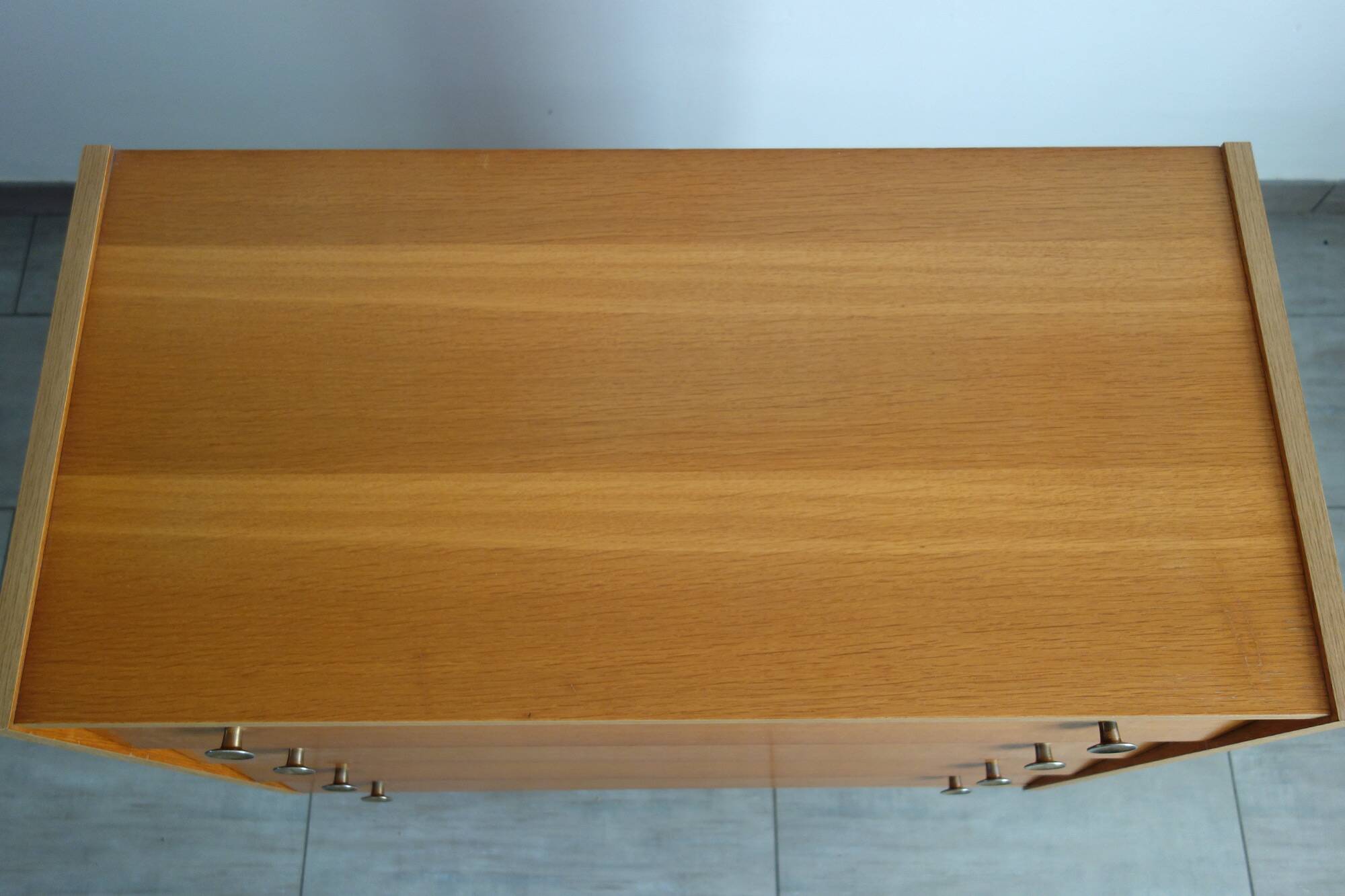 Vintage chest of drawers with 4 drawers from the 1970s.