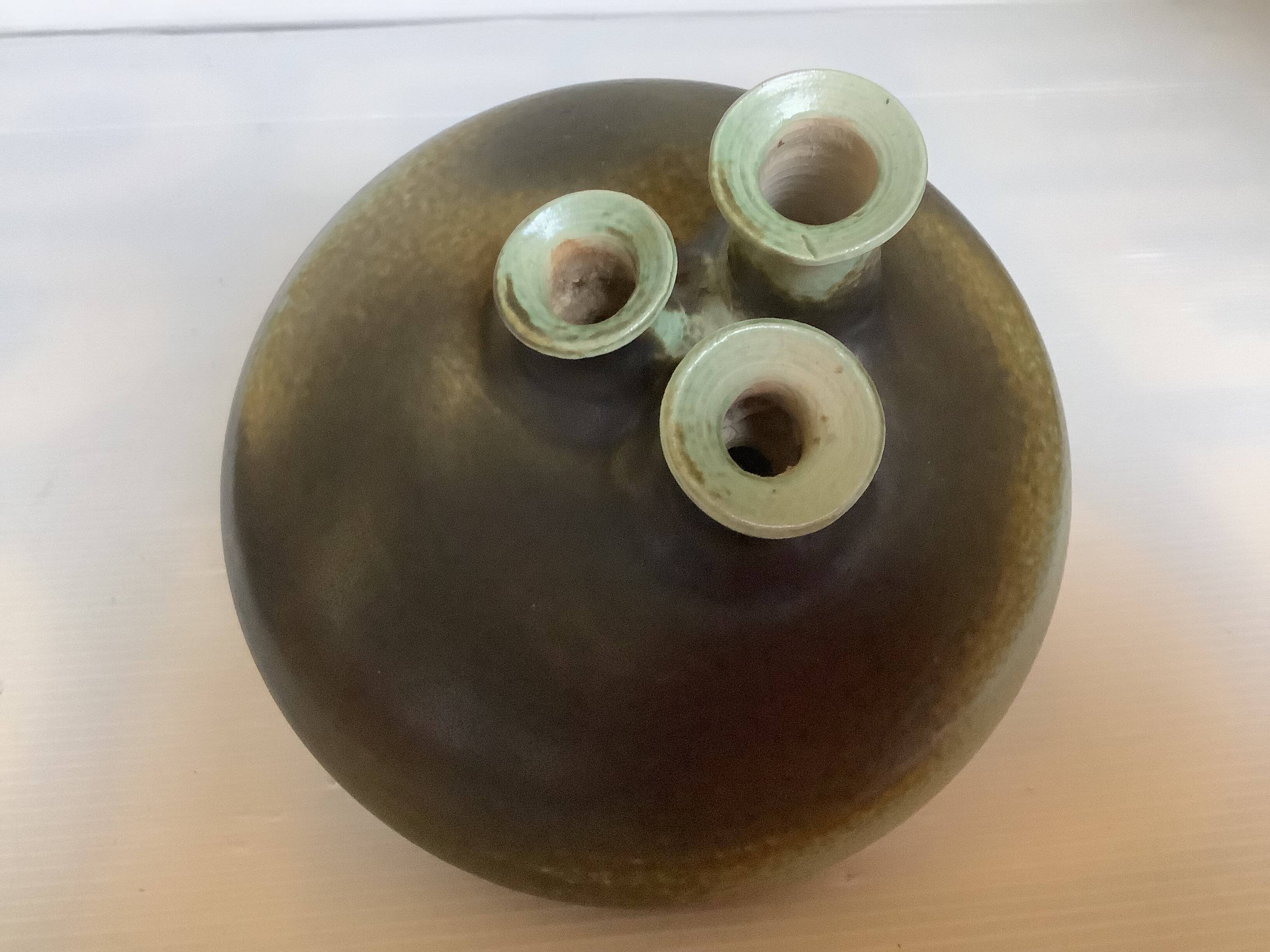 Two-tone ceramic vase flower pick