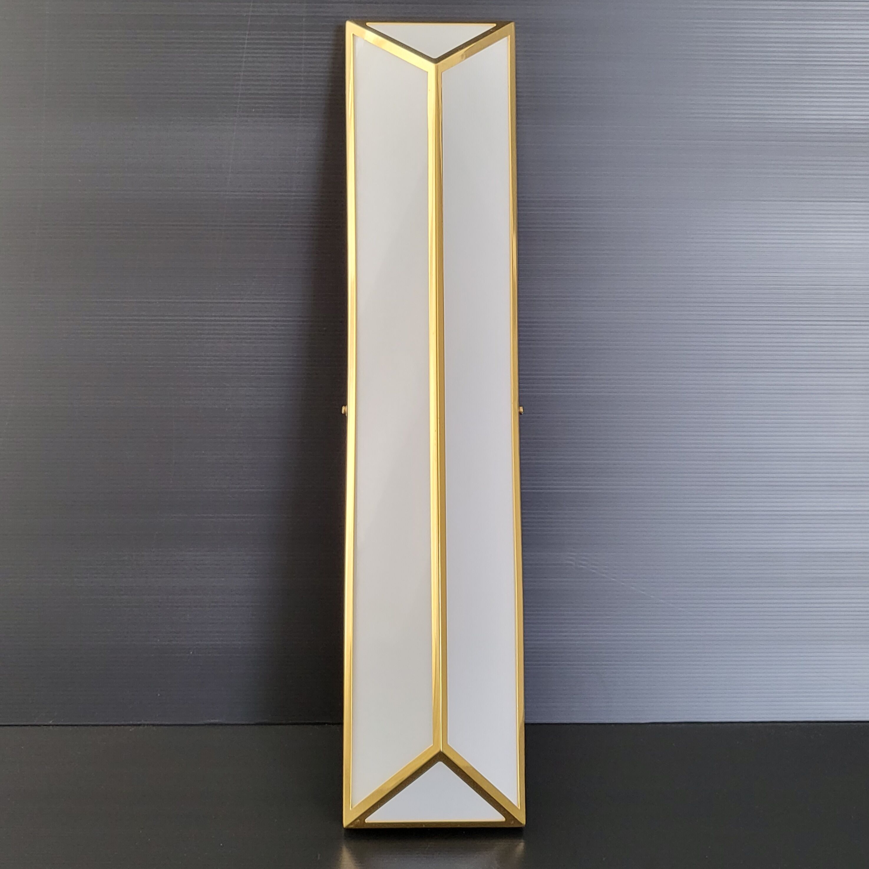 Vintage wall lamp 1970 plexiglass & brass